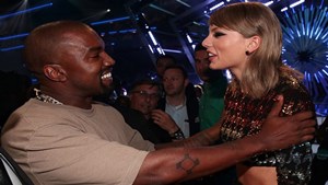 kanye-west-taylor-swift-hug-mtv-vmas-_2015-billboard-650